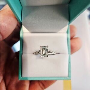 Elegant Diamond Ring